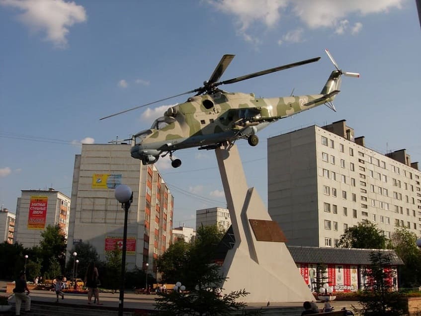 памятник вертолета